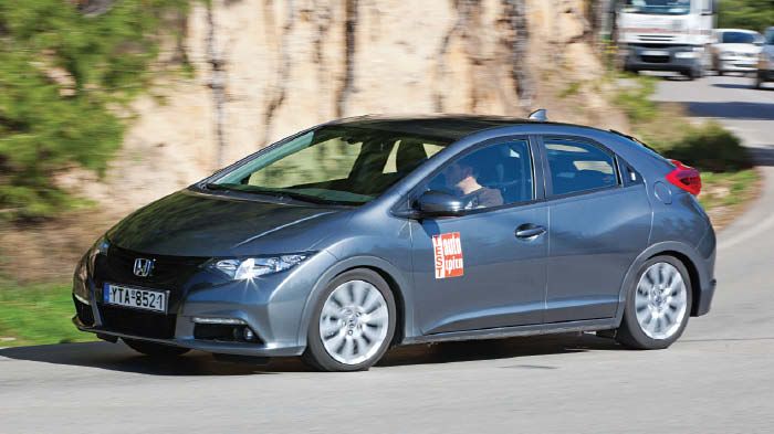 Το Honda Civic είναι ευχάριστο στο δρόμο. Υπό πίεση παραμένει ουδέτερο, ενώ είναι σταθερό στις υψηλές ταχύτητες.
